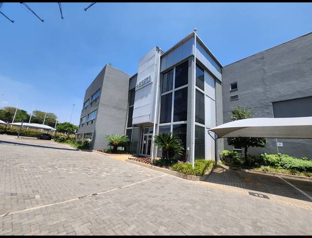 624M² OFFICE TO LET IN VORNA VALLEY